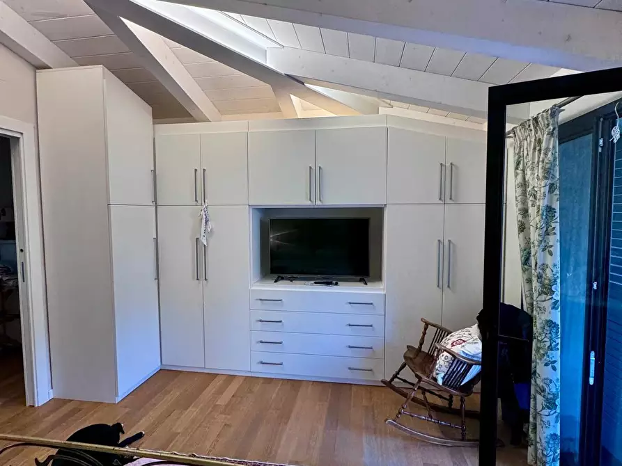 Immagine 12 di Villetta a schiera in vendita  a Massa