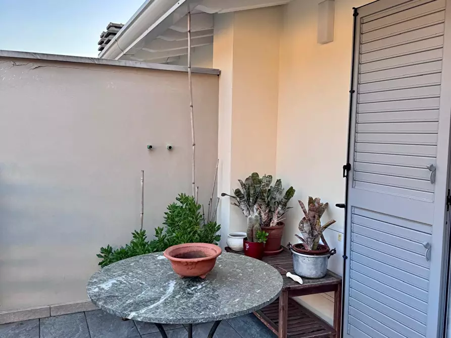 Immagine 9 di Villetta a schiera in vendita  a Massa