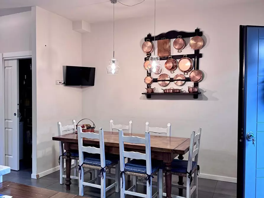 Immagine 3 di Villetta a schiera in vendita  a Massa