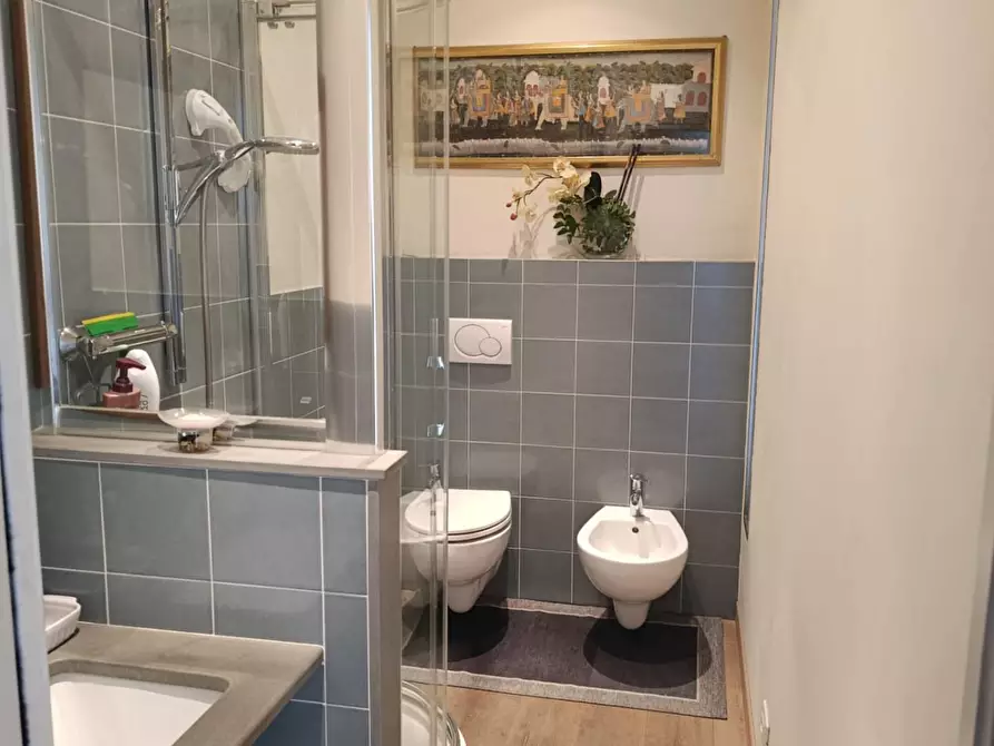 Immagine 22 di Appartamento in vendita  a Lucca