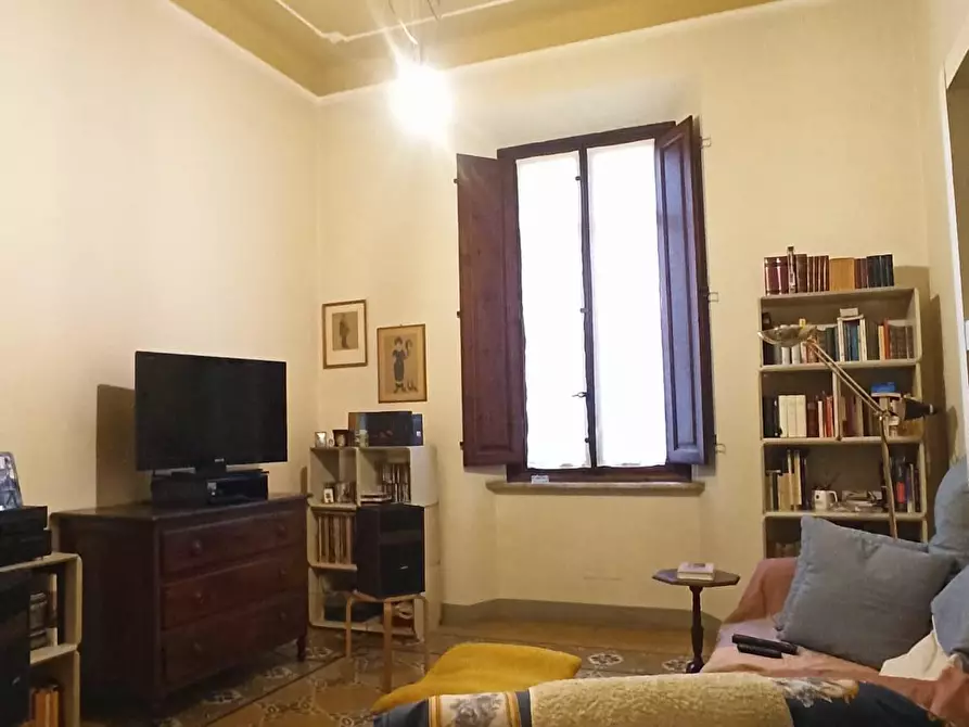 Immagine 3 di Appartamento in vendita  a Lucca