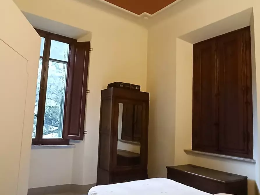 Immagine 14 di Appartamento in vendita  a Lucca