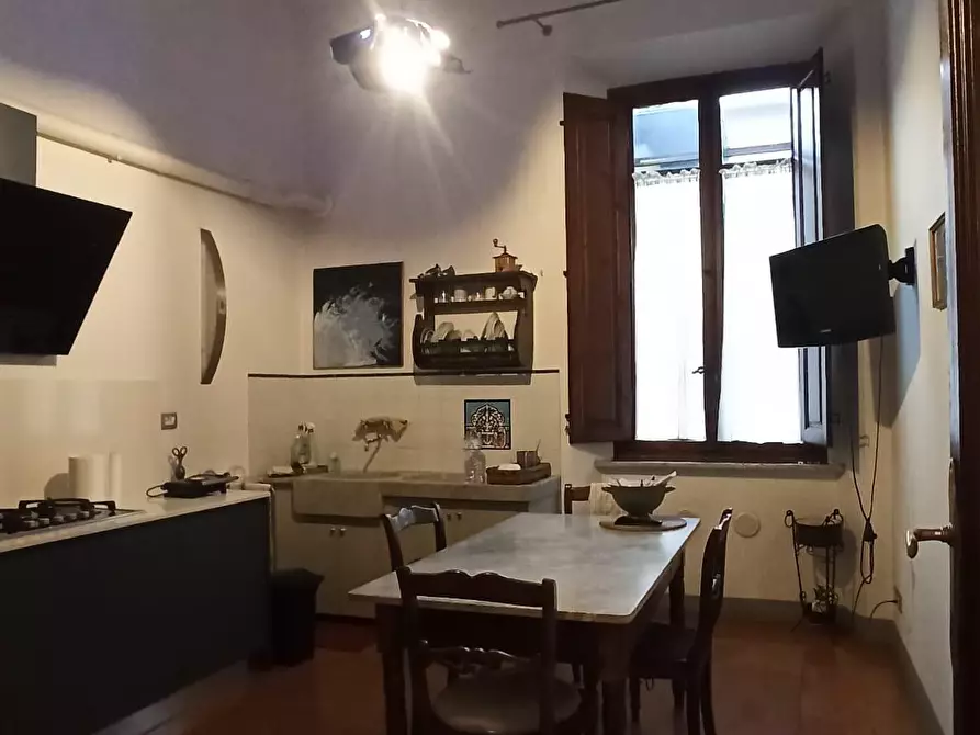 Immagine 18 di Appartamento in vendita  a Lucca