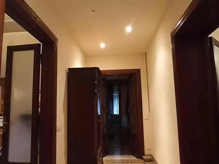 Immagine 9 di Appartamento in vendita  a Lucca