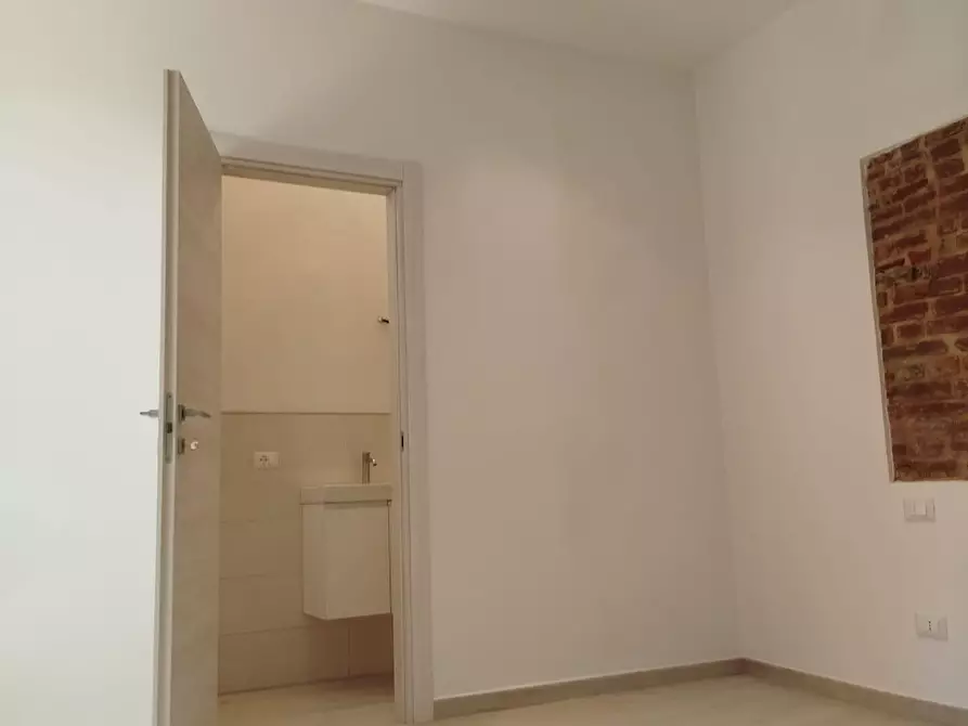 Immagine 10 di Ufficio in affitto  a Pisa