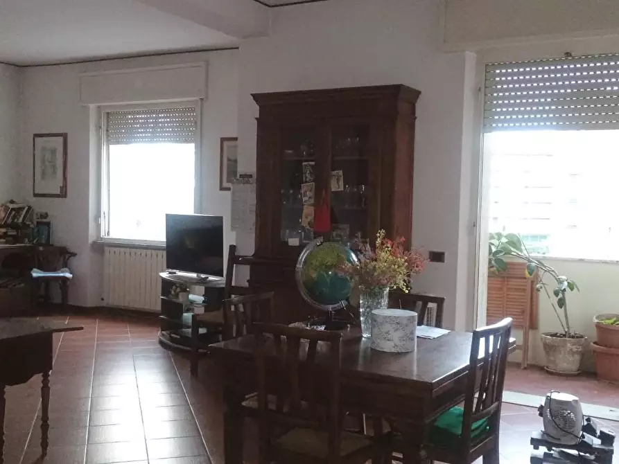 Immagine 1 di Appartamento in vendita  a Viareggio