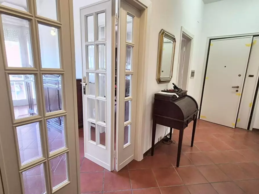 Immagine 3 di Appartamento in vendita  a Viareggio