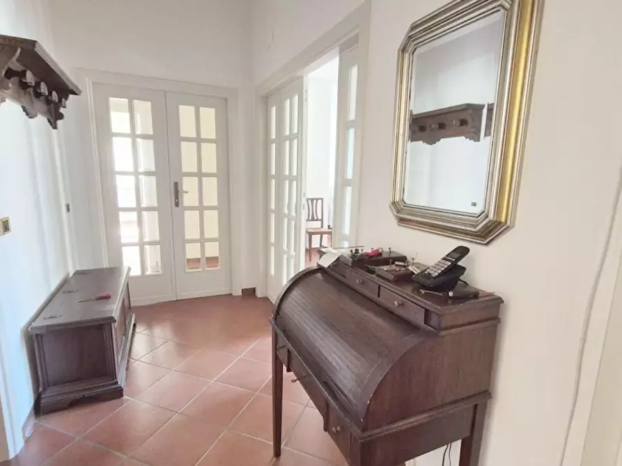 Immagine 2 di Appartamento in vendita  a Viareggio