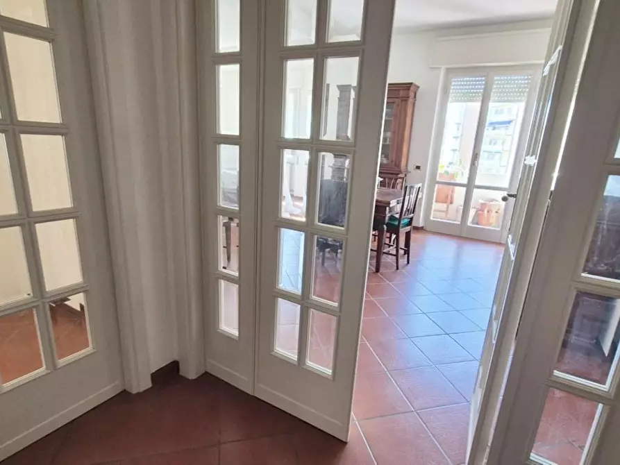 Immagine 8 di Appartamento in vendita  a Viareggio