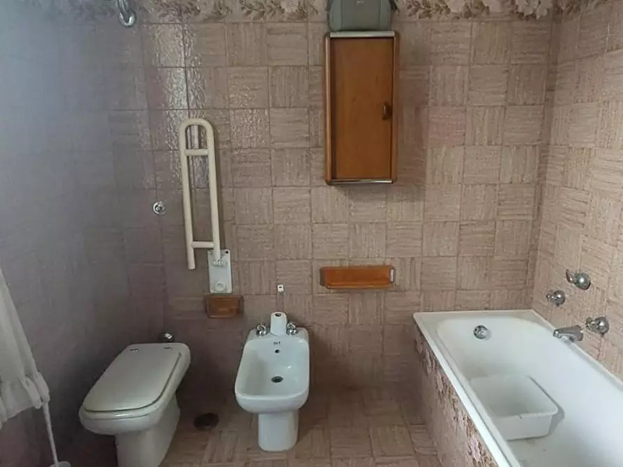 Immagine 19 di Villa in vendita  a Empoli