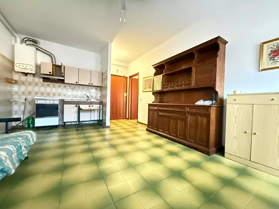 Immagine 4 di Appartamento in vendita  a Massa