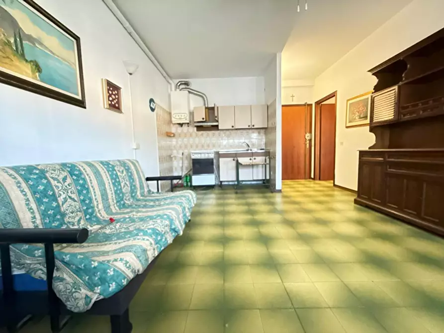 Immagine 3 di Appartamento in vendita  a Massa