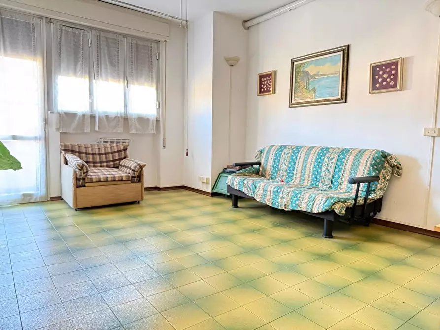 Immagine 5 di Appartamento in vendita  a Massa