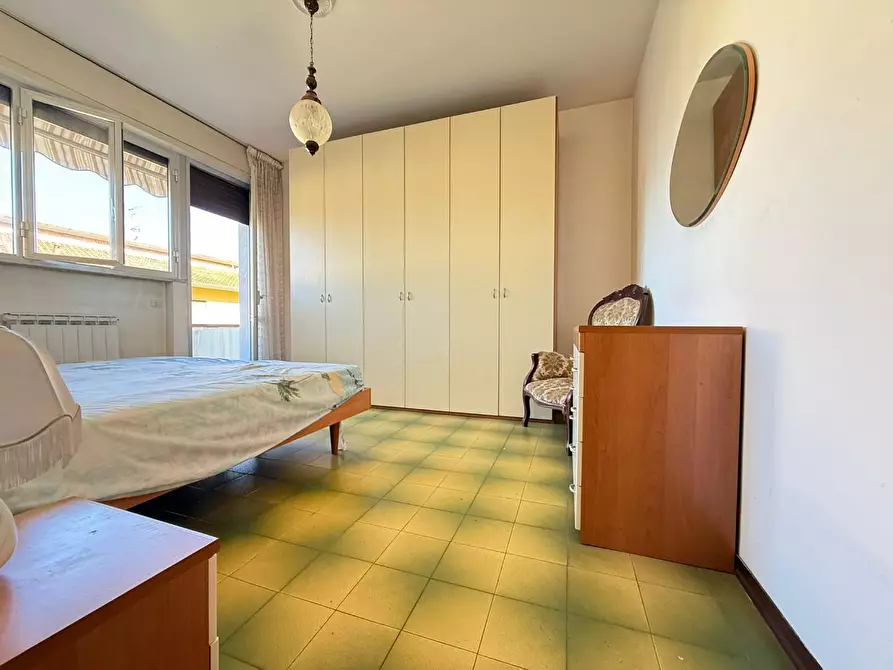 Immagine 8 di Appartamento in vendita  a Massa