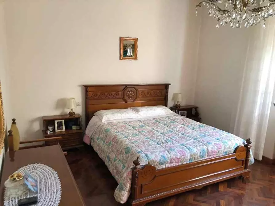 Immagine 18 di Appartamento in vendita  a Poggibonsi