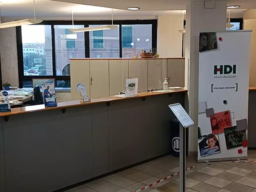 Immagine 5 di Ufficio in vendita  a Livorno