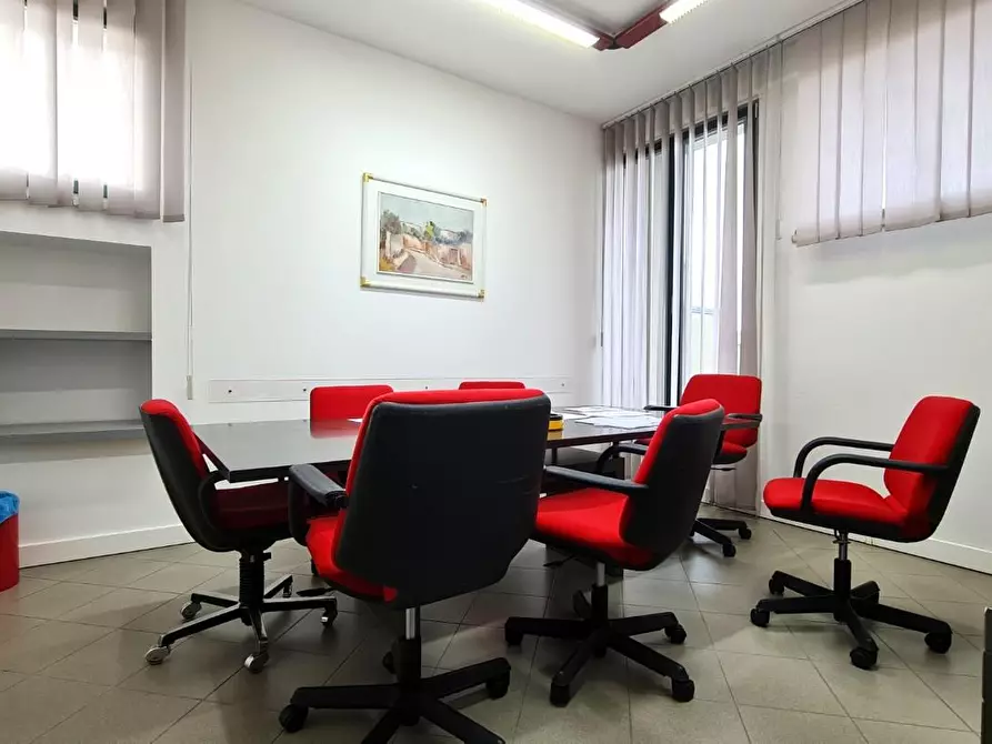 Immagine 7 di Ufficio in affitto  a San Miniato