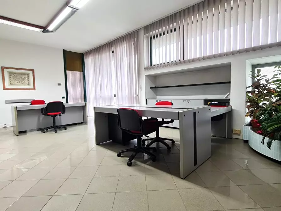 Immagine 6 di Ufficio in affitto  a San Miniato