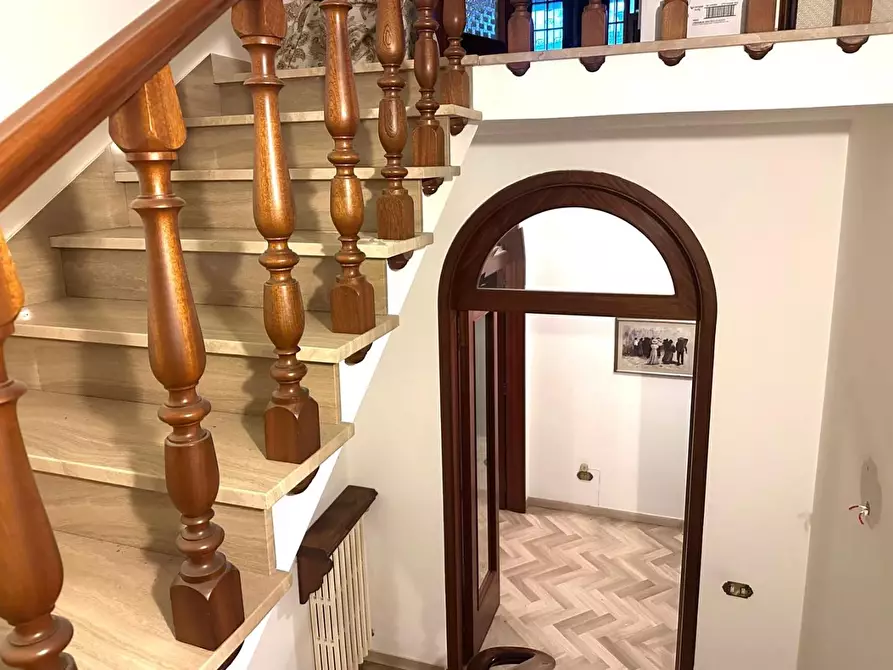 Immagine 6 di Villa in vendita  a Empoli