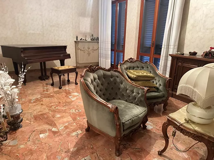Immagine 2 di Villa in vendita  a Empoli