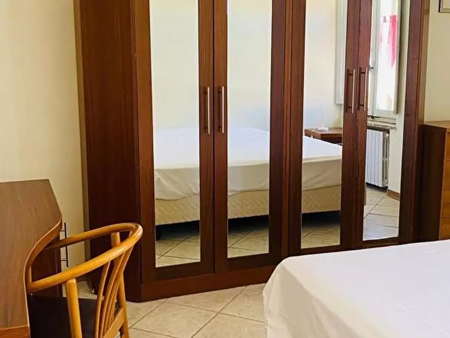 Immagine 10 di Appartamento in vendita  a Siena