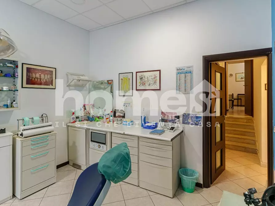 Immagine 8 di Laboratorio in vendita  a Catania