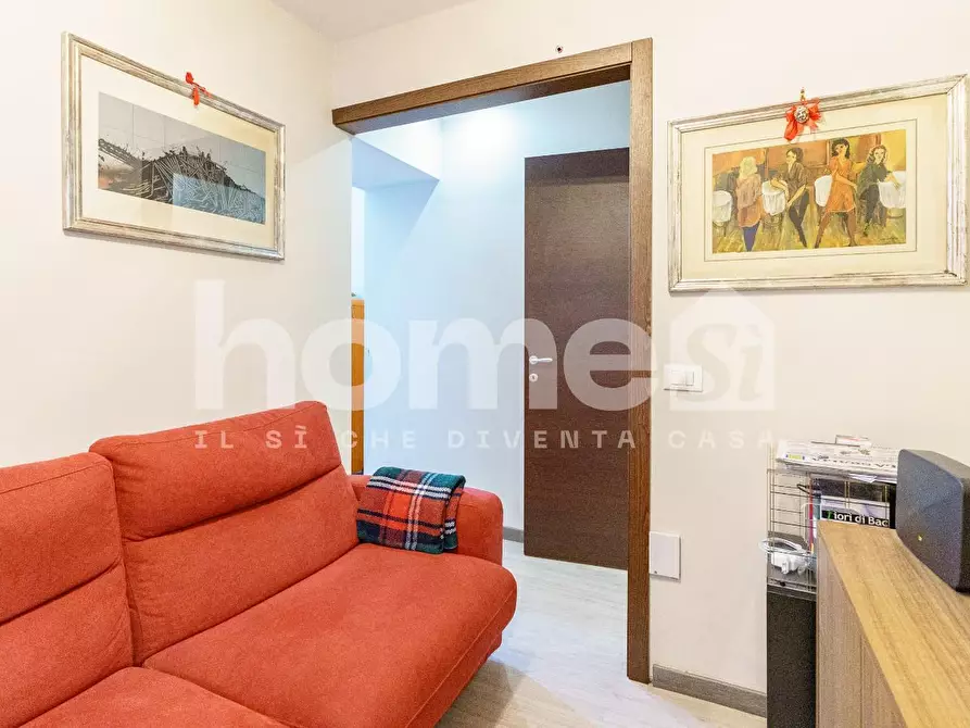 Immagine 11 di Laboratorio in vendita  a Catania