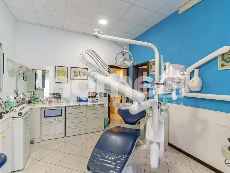 Immagine 7 di Laboratorio in vendita  a Catania