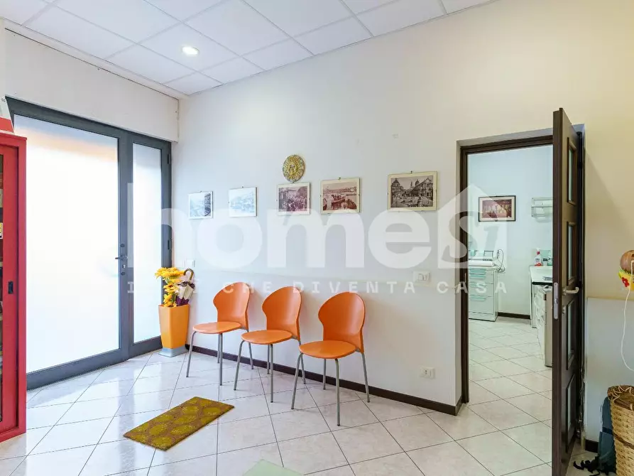 Immagine 1 di Laboratorio in vendita  a Catania