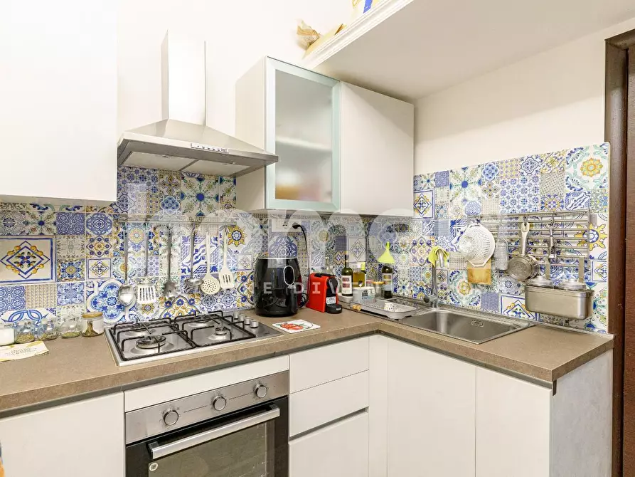 Immagine 21 di Laboratorio in vendita  a Catania