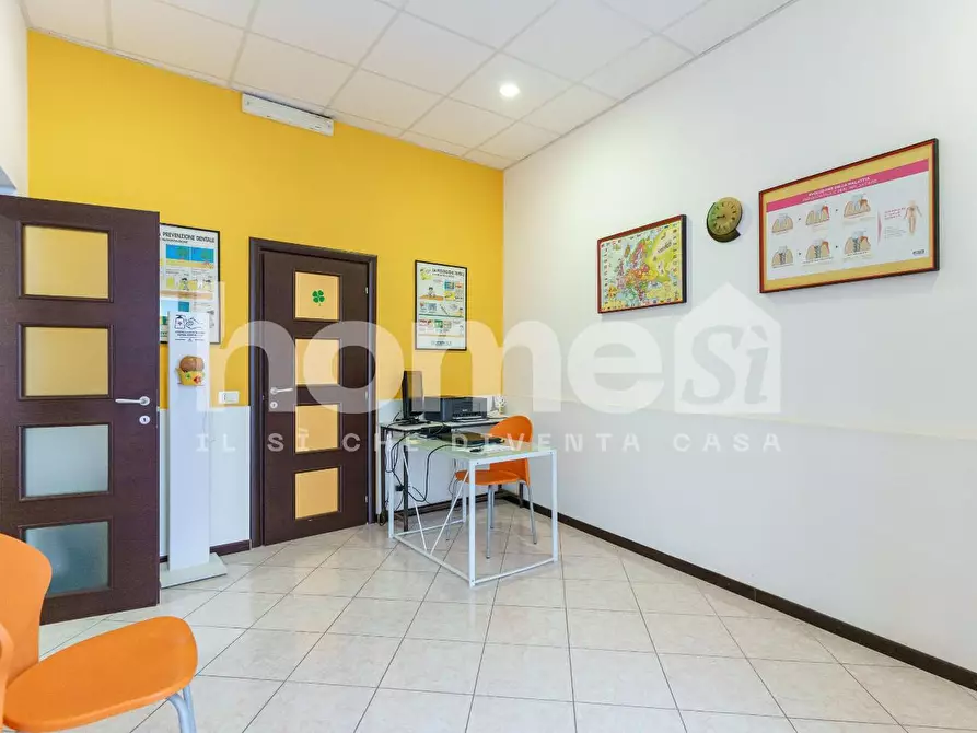 Immagine 3 di Laboratorio in vendita  a Catania