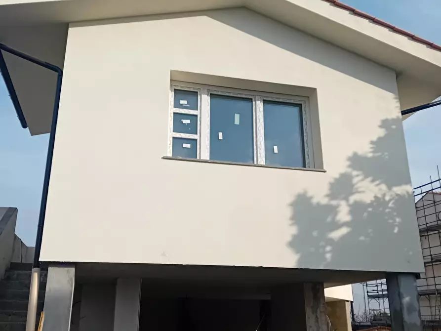 Immagine 1 di Villetta a schiera in vendita  a Campi Bisenzio