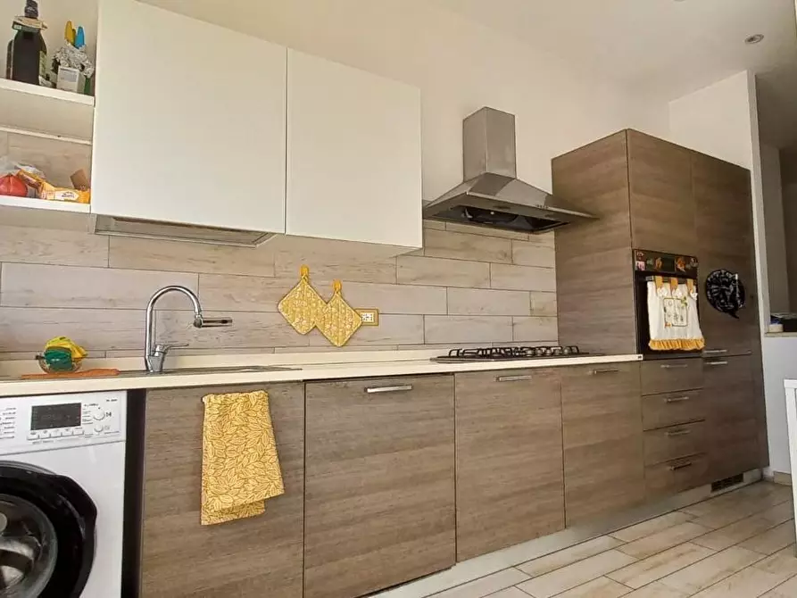 Immagine 3 di Appartamento in vendita  a Carrara