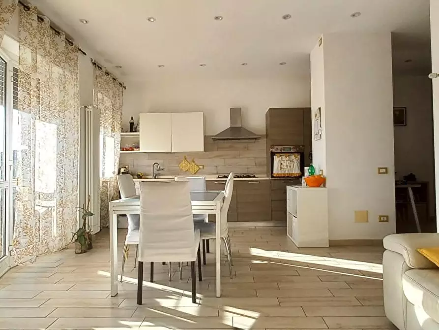 Immagine 2 di Appartamento in vendita  a Carrara