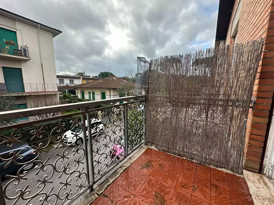 Immagine 17 di Casa trifamiliare in vendita  a Viareggio