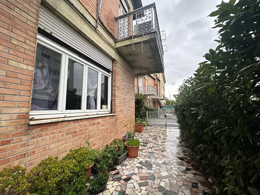 Immagine 12 di Casa trifamiliare in vendita  a Viareggio