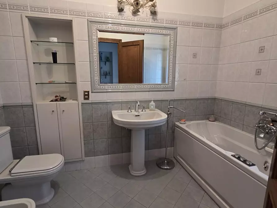 Immagine 43 di Terratetto in vendita  a Lucca