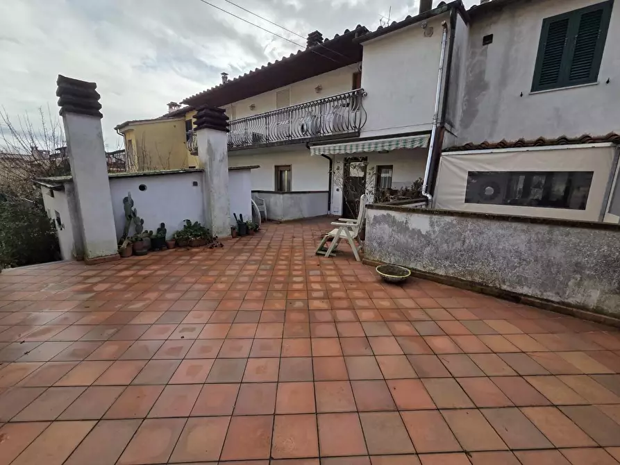 Immagine 27 di Terratetto in vendita  a Lucca