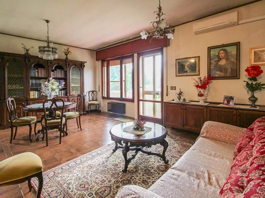 Immagine 6 di Villa in vendita  a Pisa