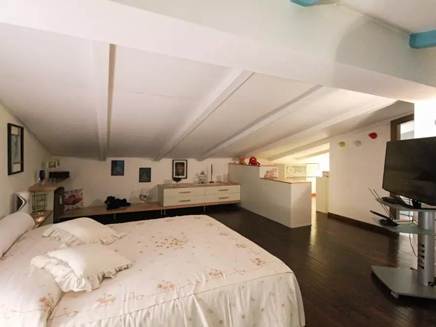 Immagine 39 di Villa in vendita  a Pisa