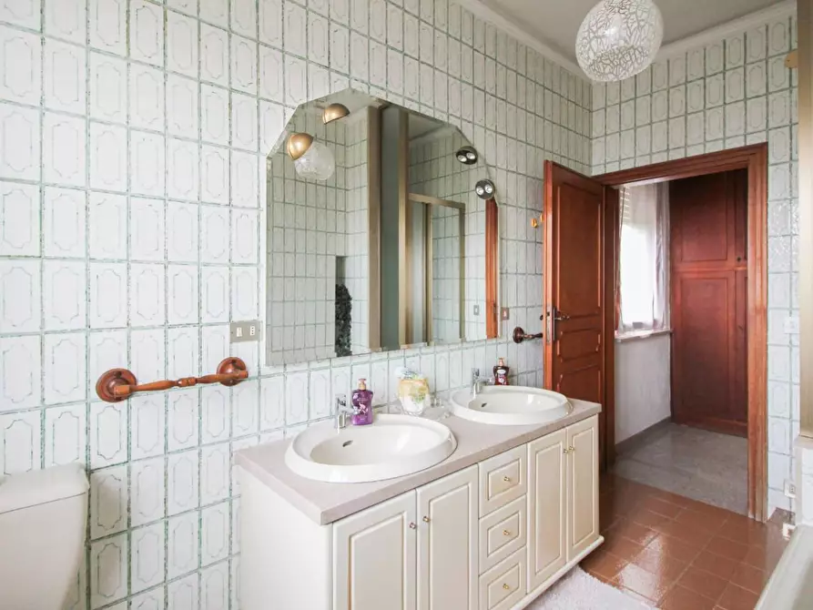 Immagine 22 di Villa in vendita  a Pisa