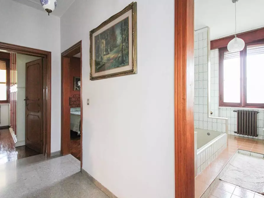 Immagine 16 di Villa in vendita  a Pisa