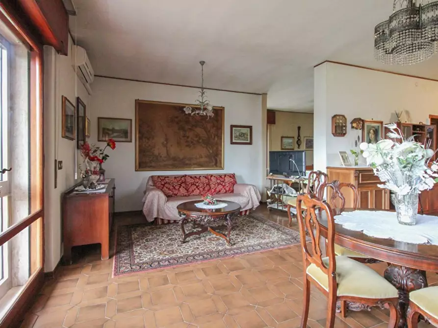 Immagine 3 di Villa in vendita  a Pisa