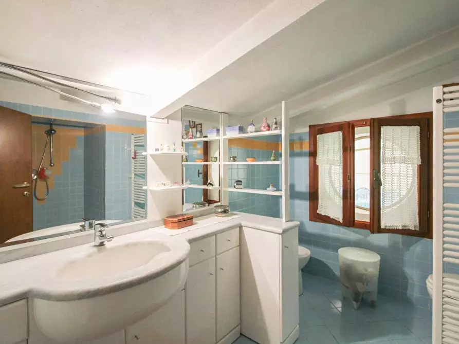 Immagine 42 di Villa in vendita  a Pisa