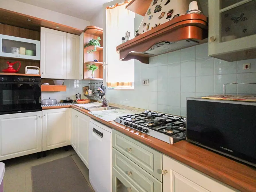 Immagine 9 di Villa in vendita  a Pisa