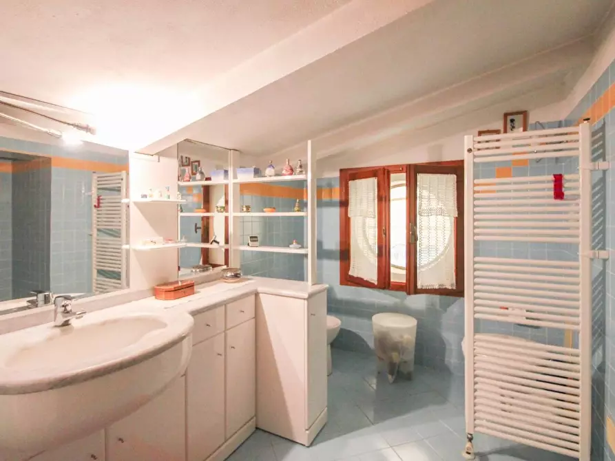 Immagine 41 di Villa in vendita  a Pisa