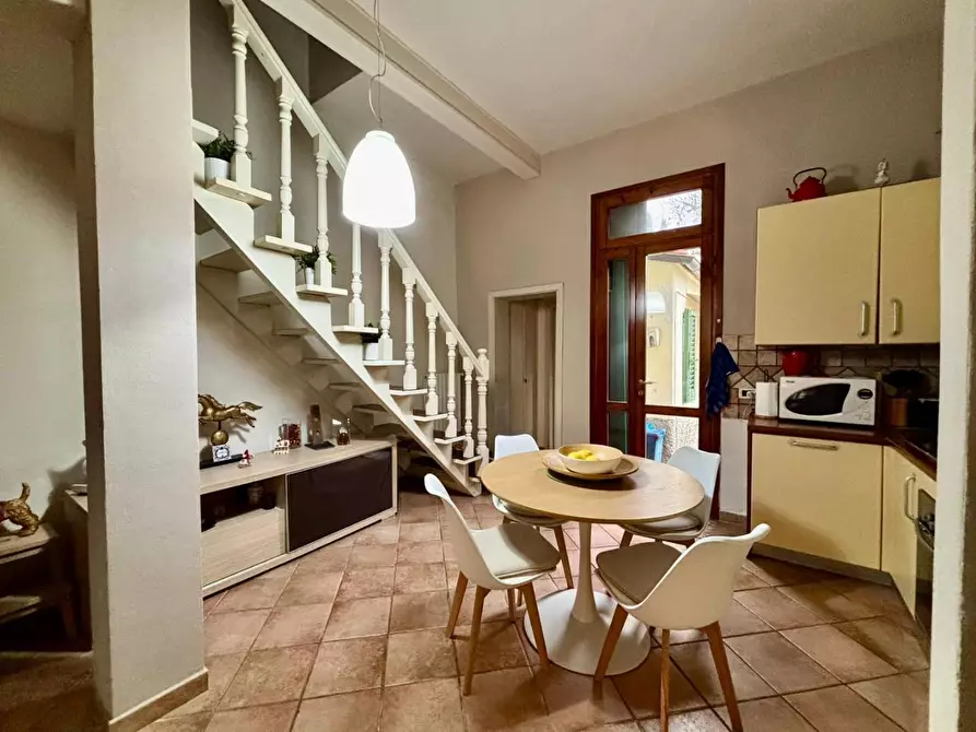 Immagine 11 di Appartamento in vendita  a Pontedera