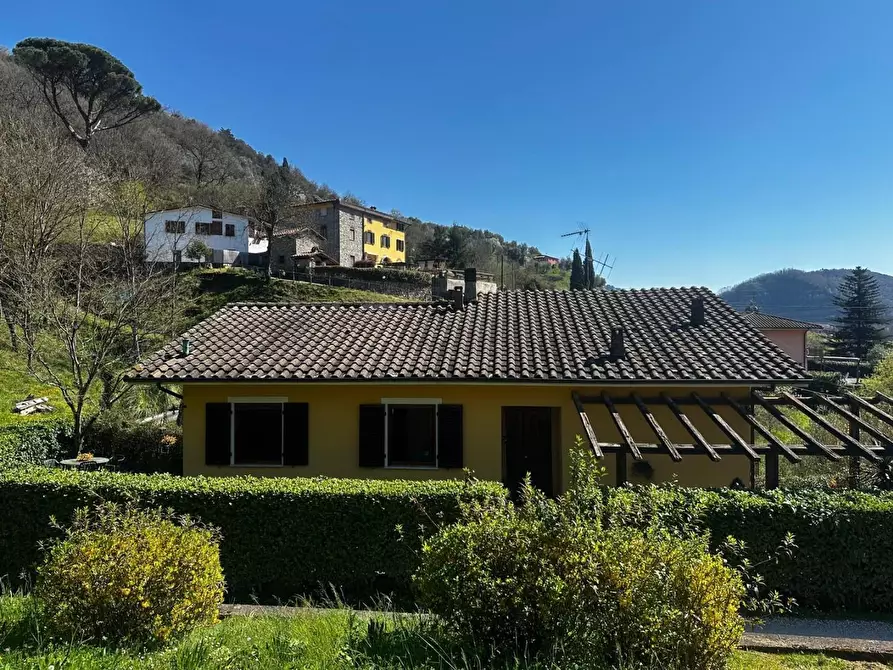 Immagine 19 di Casa bifamiliare in vendita  a Borgo A Mozzano
