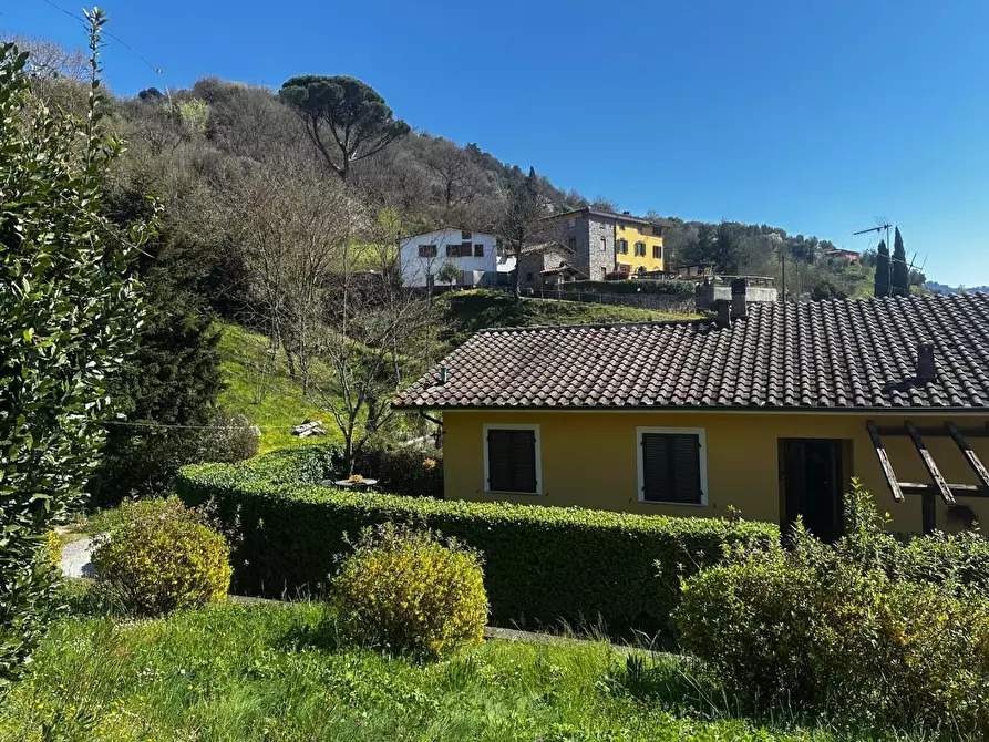 Immagine 27 di Casa bifamiliare in vendita  a Borgo A Mozzano