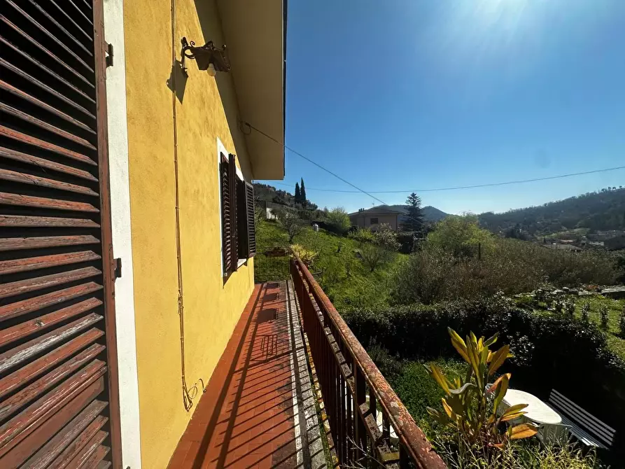 Immagine 17 di Casa bifamiliare in vendita  a Borgo A Mozzano